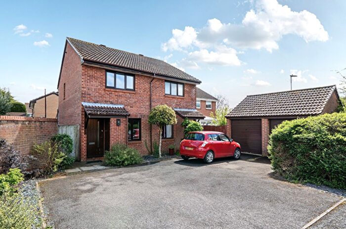 2 Bedroom Semi-Detached House For Sale In Alder Hill Drive, Totton, Southampton, SO40