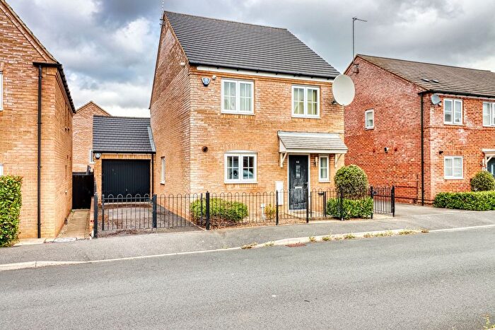 4 Bedroom Detached House To Rent In Dickens Lane, Newton Leys, Bletchley, Milton Keynes, Buckinghamshire, MK3