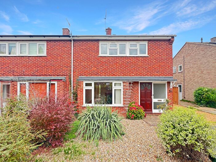 3 Bedroom Semi-detached House For Sale In Scotsdowne Road, Trumpington, CB2