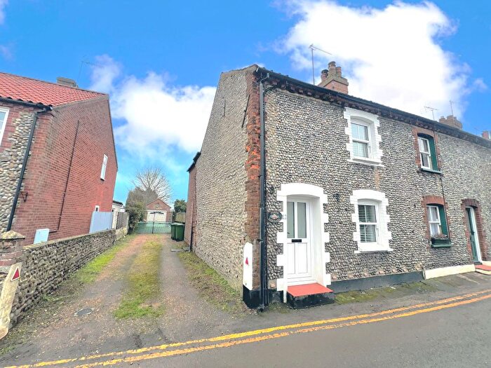 2 Bedroom Property To Rent In Mill Street, Holt, NR25