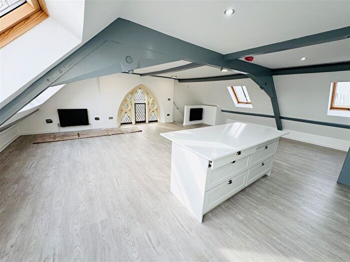 4 Bedroom Flat To Rent In Vale Road, St Wulstans Apartments, Stourport On Severn, DY13