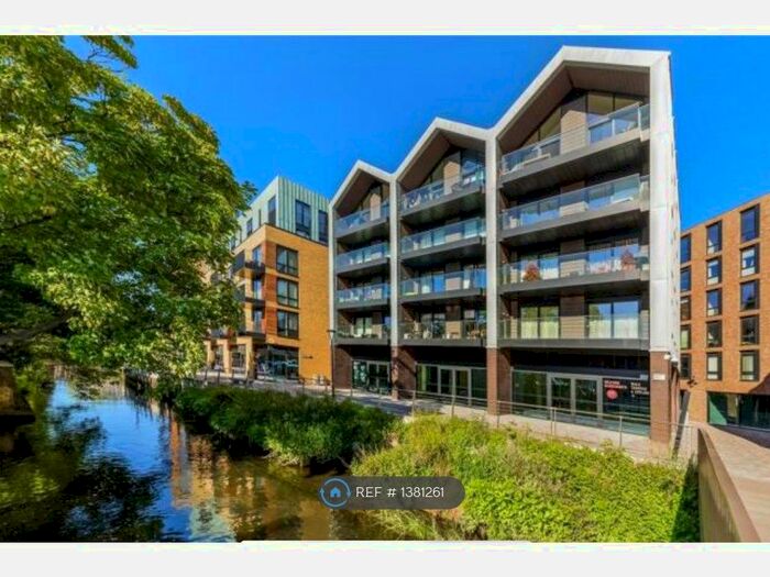 2 Bedroom Flat To Rent In Drapers Yard, London, SW18
