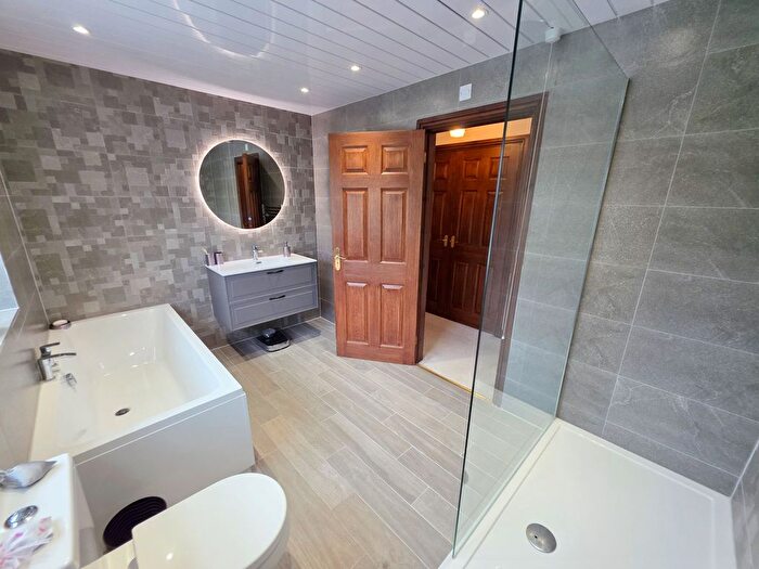 5 Bedroom Detached House For Sale In Haxey Lane, Haxey, DN9