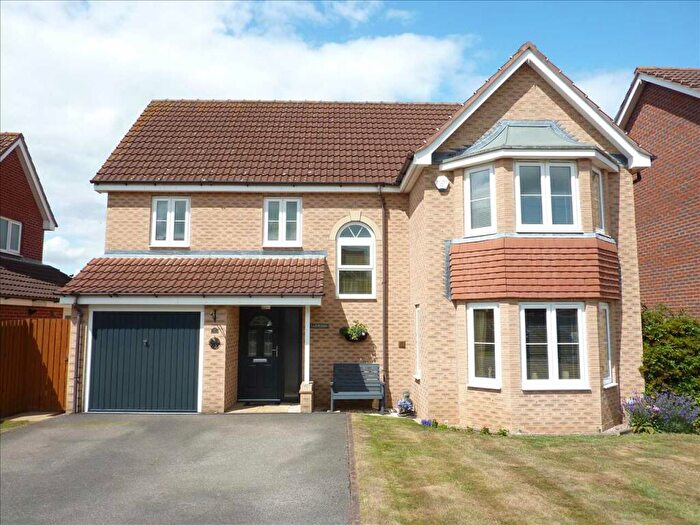 4 Bedroom Detached House For Sale In Lealand Close, Laceby, Grimsby, DN37