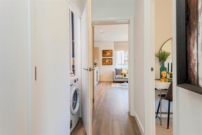 2 Bedroom Flat For Sale In Glenburnie Road, Tooting, London, SW17