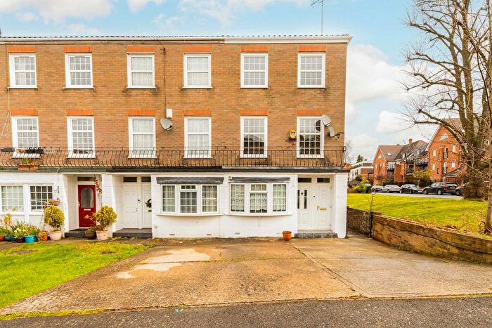 5 Bedroom Property To Rent In Guildown Avenue, Woodside Park, N12