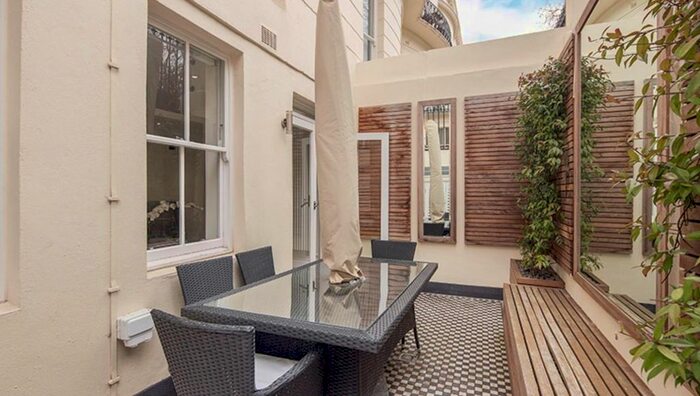 3 Bedroom Flat To Rent In Kensington Garden Square, Bayswater, W2