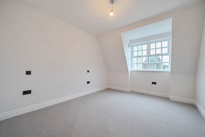 1 Bedroom Flat To Rent In West Street, Farnham, GU9
