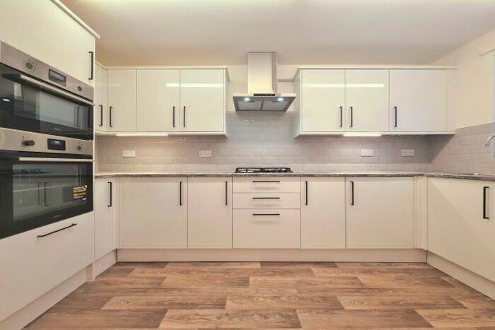 4 Bedroom Property To Rent In Stowting Road, Orpington, BR6