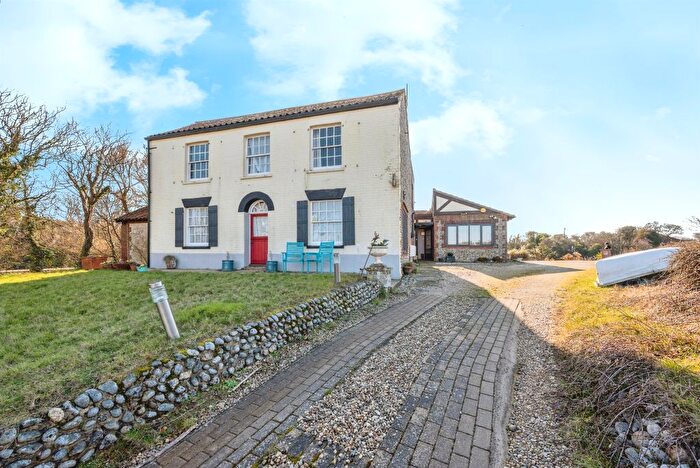 5 Bedroom Detached House For Sale In Paston Road, Mundesley, Norwich, NR11