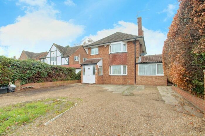 4 Bedroom Detached House To Rent In The Poynings, Richings Park, SL0