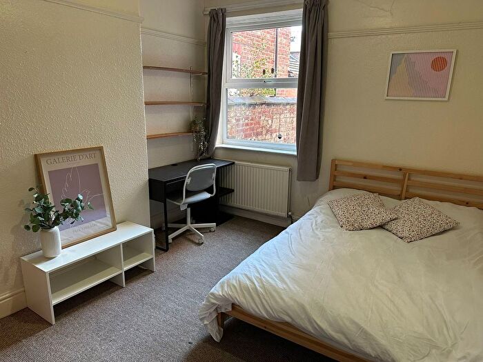6 Bedroom Semi-Detached House To Rent In Latchmere Road, Manchester, M14