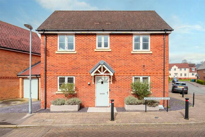 3 Bedroom Detached House To Rent In Shearwater Drive, Bracknell, Berkshire, RG12