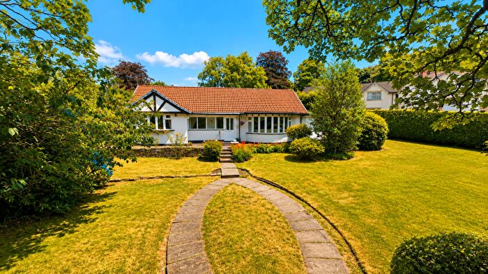 3 Bedroom Detached Bungalow For Sale In Mottram Road, Stalybridge, SK15