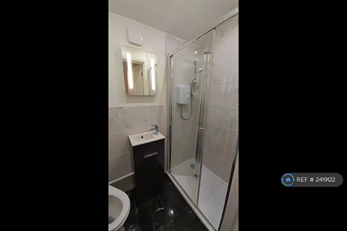 2 Bedroom Flat To Rent In Blackboy Road, Exeter, EX4