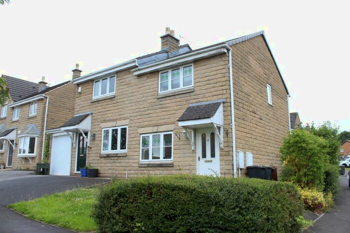3 Bedroom Semi-Detached House To Rent In Crowden Drive, Hadfield, Glossop, SK13