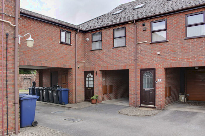 2 Bedroom Maisonette To Rent In Church View, St Neots, PE19