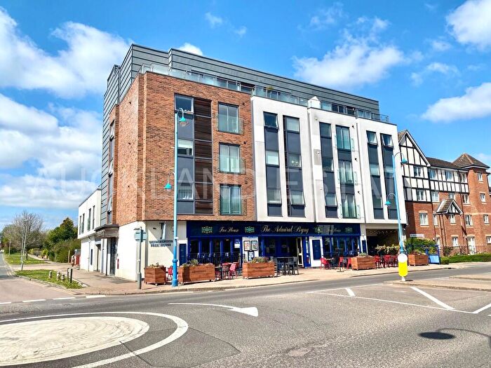 1 Bedroom Apartment To Rent In Darkes Lane, Potters Bar, EN6