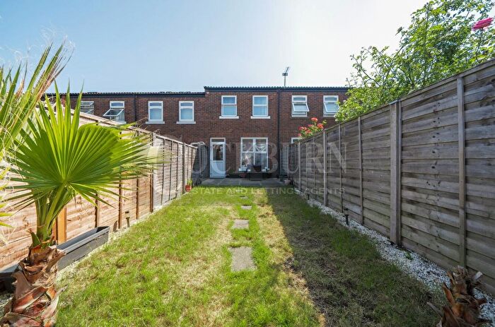 2 Bedroom Terraced House For Sale In Lonsdale Close, London, SE9