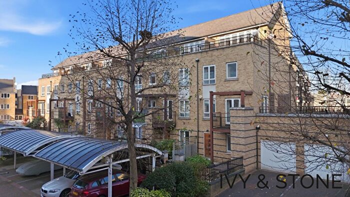 5 Bedroom Semi Detached House For Sale In St. Davids Square, London, Greater London, E14