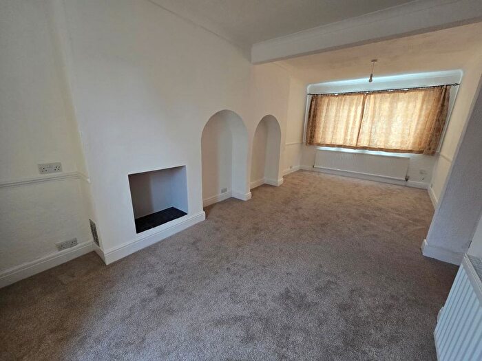 3 Bedroom End Terrace House To Rent In Botwell Lane, Hayes, UB3