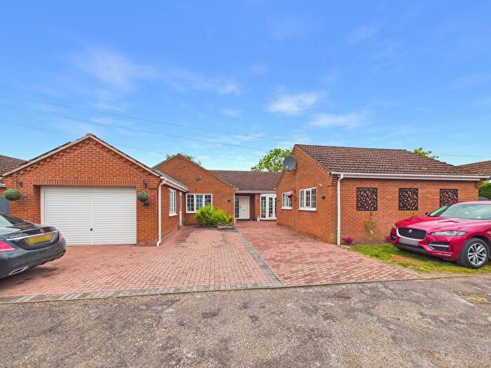 6 Bedroom Bungalow For Sale In Scanlan Court, Lincoln, LN4