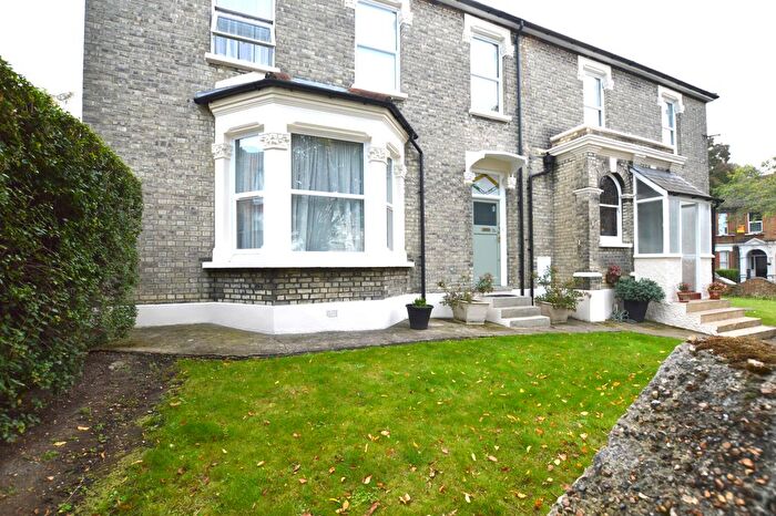 2 Bedroom Maisonette To Rent In Poppleton Road, Leytonstone, E11