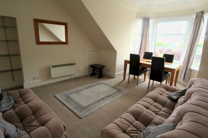 1 Bedroom Flat To Rent In Balmoral Place, Top Floor Left, AB10