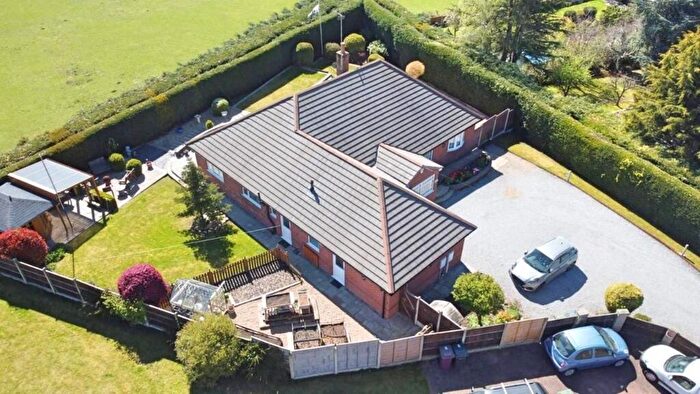 3 Bedroom Detached Bungalow For Sale In Wollen Close, Creswell, S80