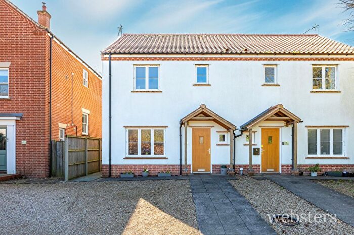 3 Bedroom Semi Detached House For Sale In Fengate, Marsham, NR10