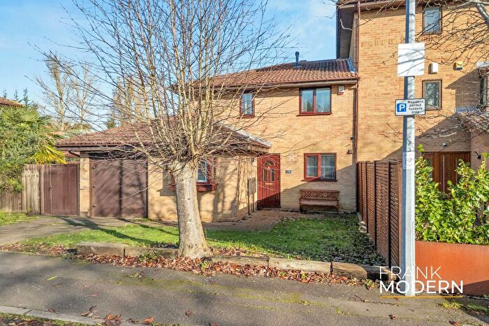 3 Bedroom End Terrace House For Sale In Thorpe Meadows, Peterborough, PE3