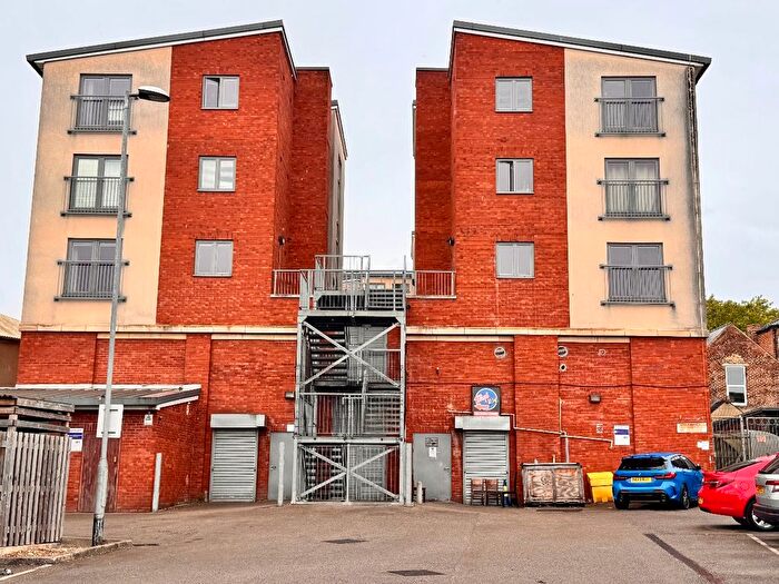2 Bedroom Flat To Rent In Westgate Central, Westgate, Wakefield, WF1