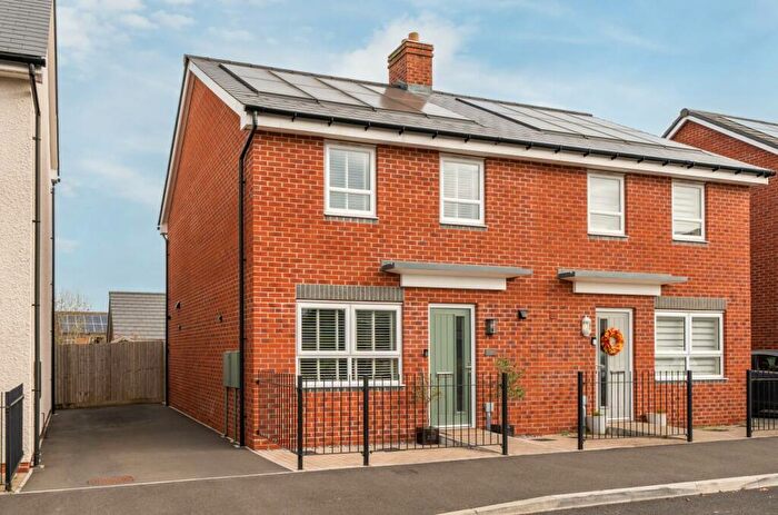 3 Bedroom Semi-Detached House For Sale In Poskett Way, Charfield, GL12