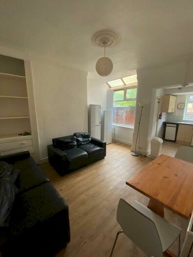 6 Bedroom Terraced House To Rent In Furness Road, Fallowfield, M14