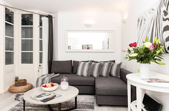 2 Bedroom Flat To Rent In Mercer Street, London, WC2H