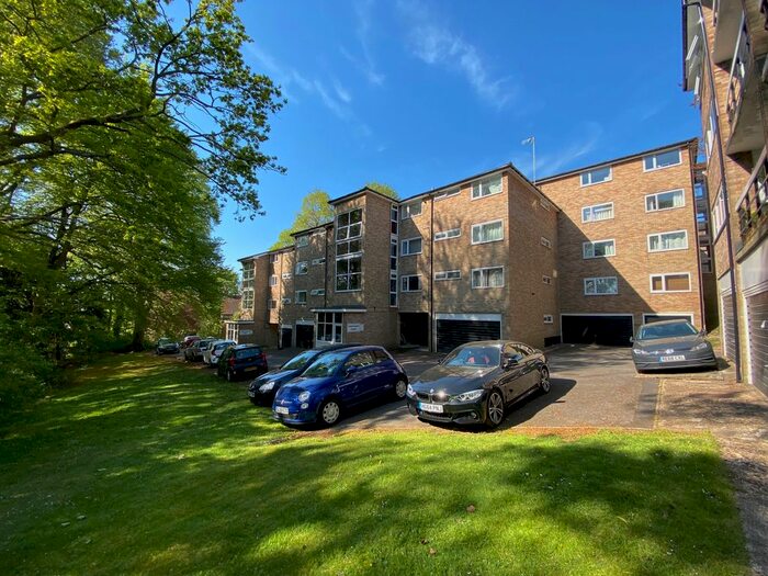 2 Bedroom Flat To Rent In Northlands Drive, Winchester, SO23