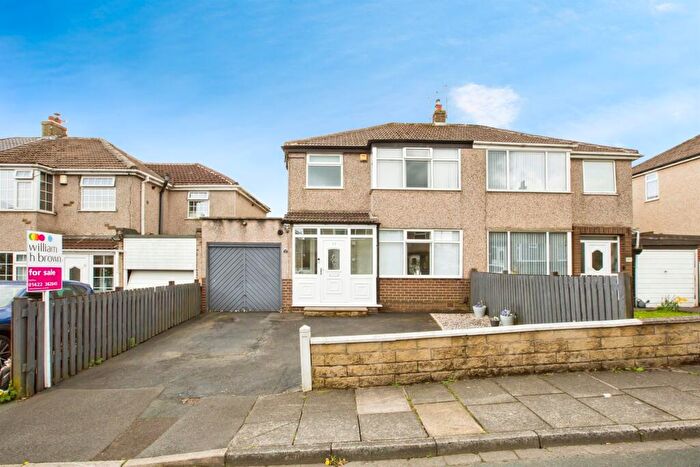 3 Bedroom Semi-Detached House For Sale In Illingworth Drive, Halifax, HX2