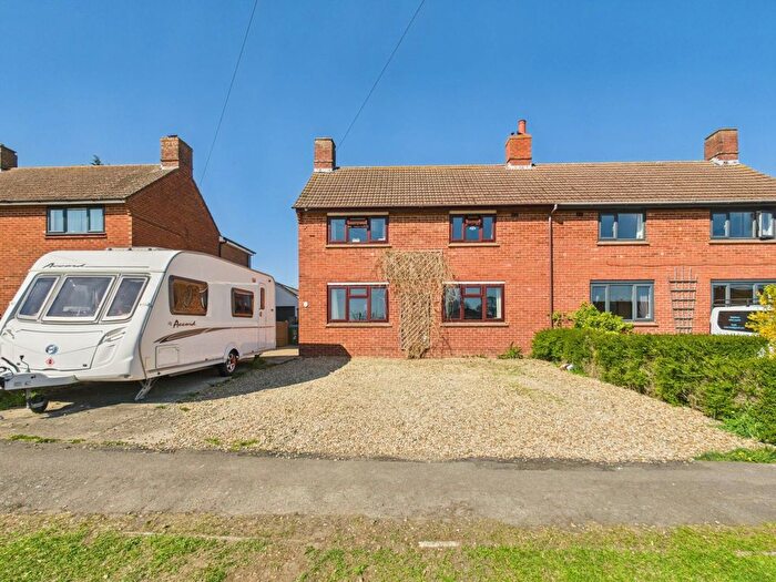 3 Bedroom Semi-Detached House For Sale In Millfield Avenue, Marsh Gibbon, OX27