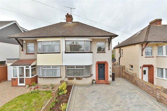3 Bedroom Semi Detached House For Sale In Wilson Avenue, Rochester, Kent, ME1