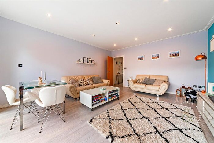 3 Bedroom Town House For Sale In Taliesin Court, Chandlery Way, Cardiff Bay, CF10