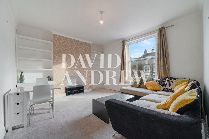 3 Bedroom Flat To Rent In Hanley Road, London, N4