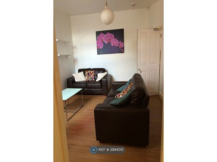 5 Bedroom Terraced House To Rent In Whitby Road, Manchester, M14