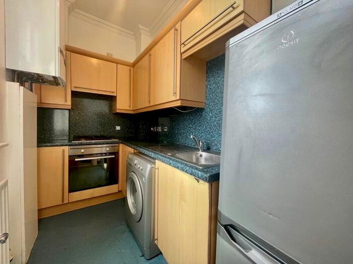 3 Bedroom Flat To Rent In Drayton Park, London, N5