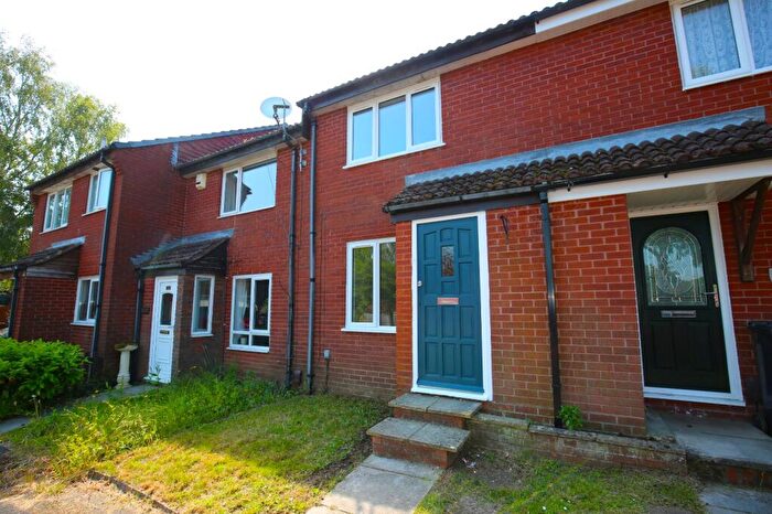 2 Bedroom Terraced House To Rent In Thames Close, West End, Southampton, Hampshire, SO18