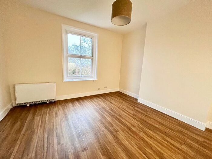 Studio To Rent In Trull Road, Taunton, TA1