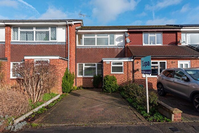 2 Bedroom Terraced House For Sale In Bois Hall Road, Addlestone, KT15