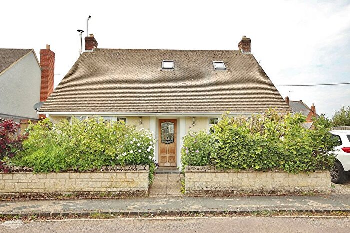 4 Bedroom Detached House For Sale In New Road, Long Hanborough, OX29
