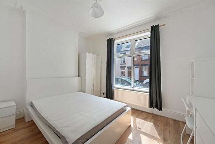 4 Bedroom House To Rent In Neill Road, Sheffield, S11