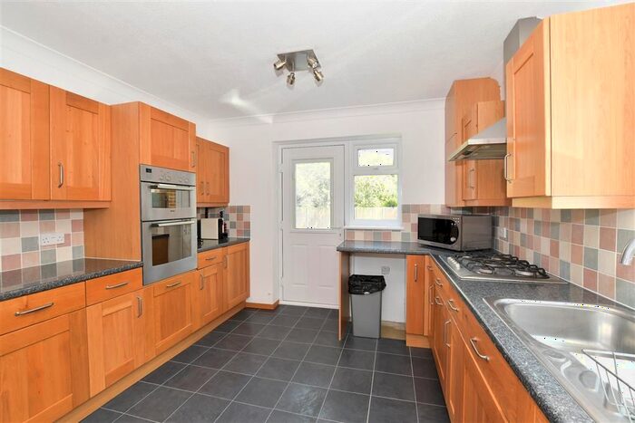 4 Bedroom Detached House For Sale In Mill Bank, Headcorn, Ashford, Kent, TN27