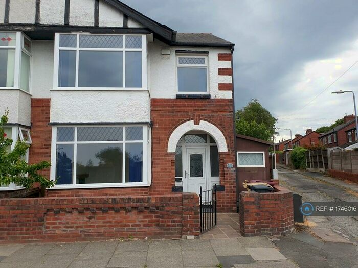 3 Bedroom Semi-Detached House To Rent In Lowndes Street, Bolton, BL1